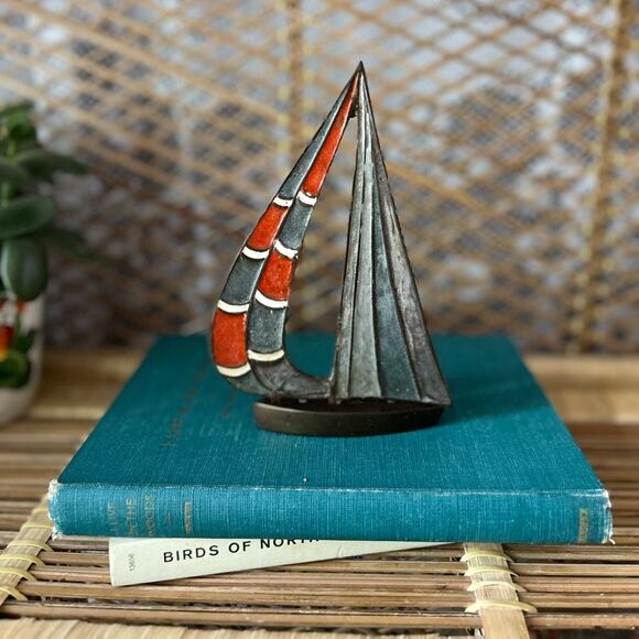 Vintage Penco Enamelled Brass Sailboat Figurine Paperweight Home Decor - Picture 4 of 7